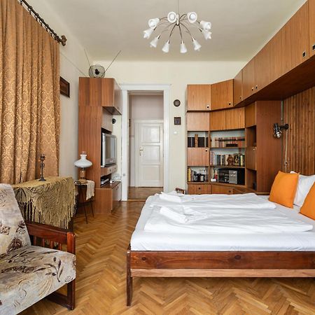 Bpr W21 Retro Home With Balcony Будапеща Екстериор снимка