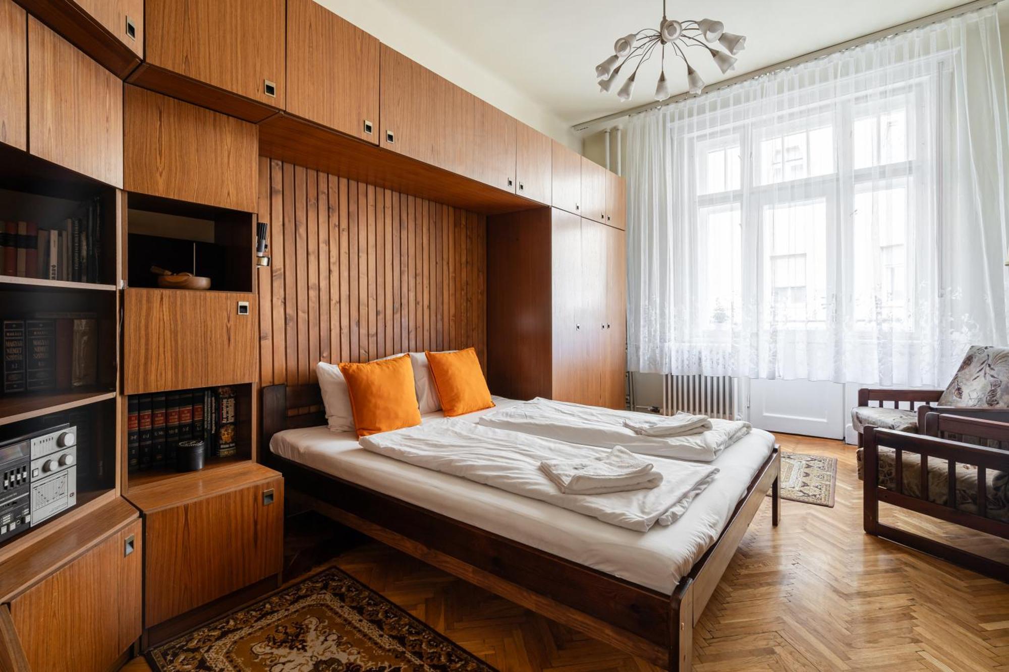 Bpr W21 Retro Home With Balcony Будапеща Екстериор снимка